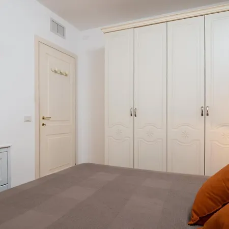 Lägenhet Myrsine 9d - Klodge *